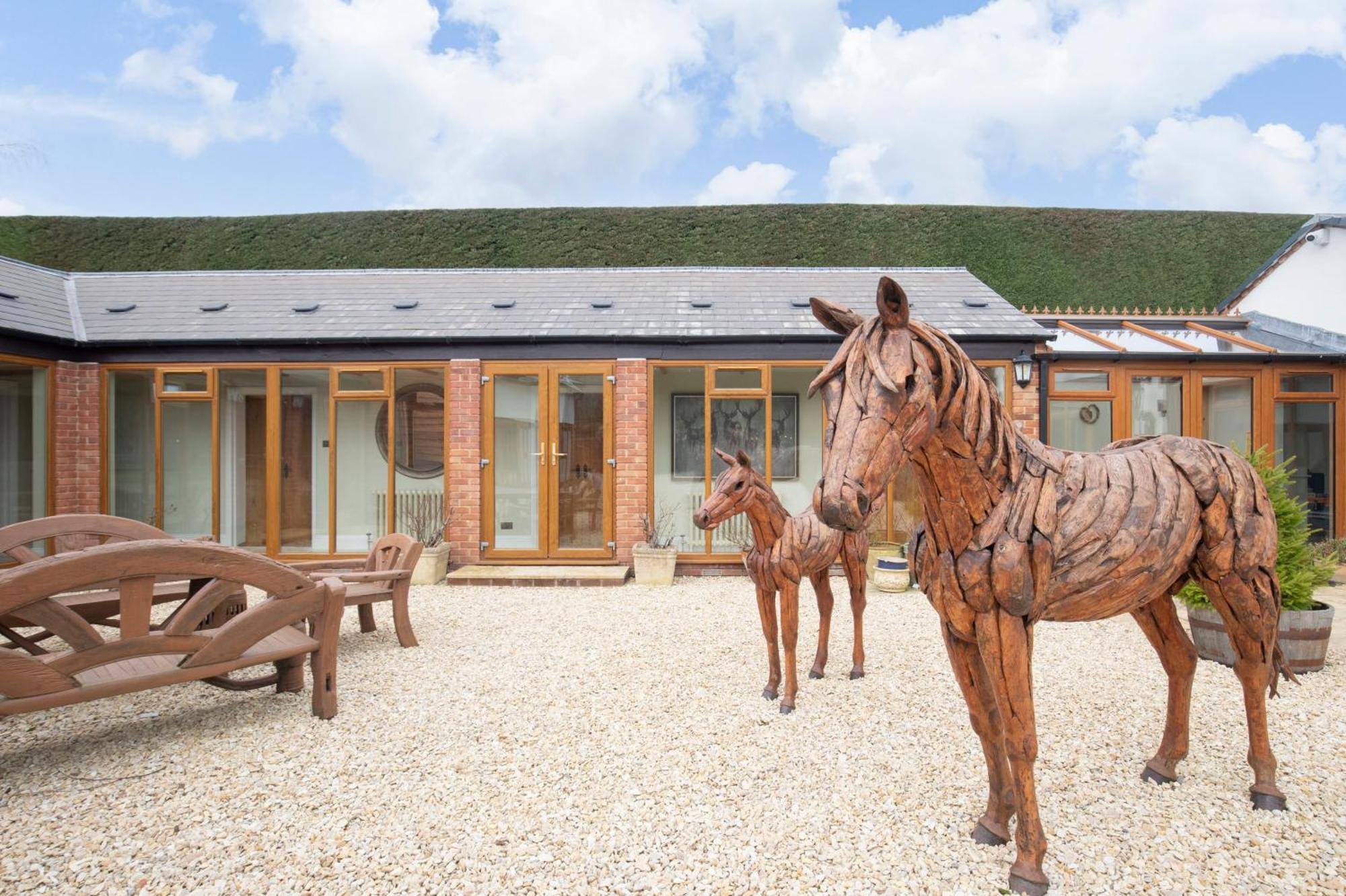 Stable Lodge - Boutique Bed & Breakfast Shurdington Екстериор снимка