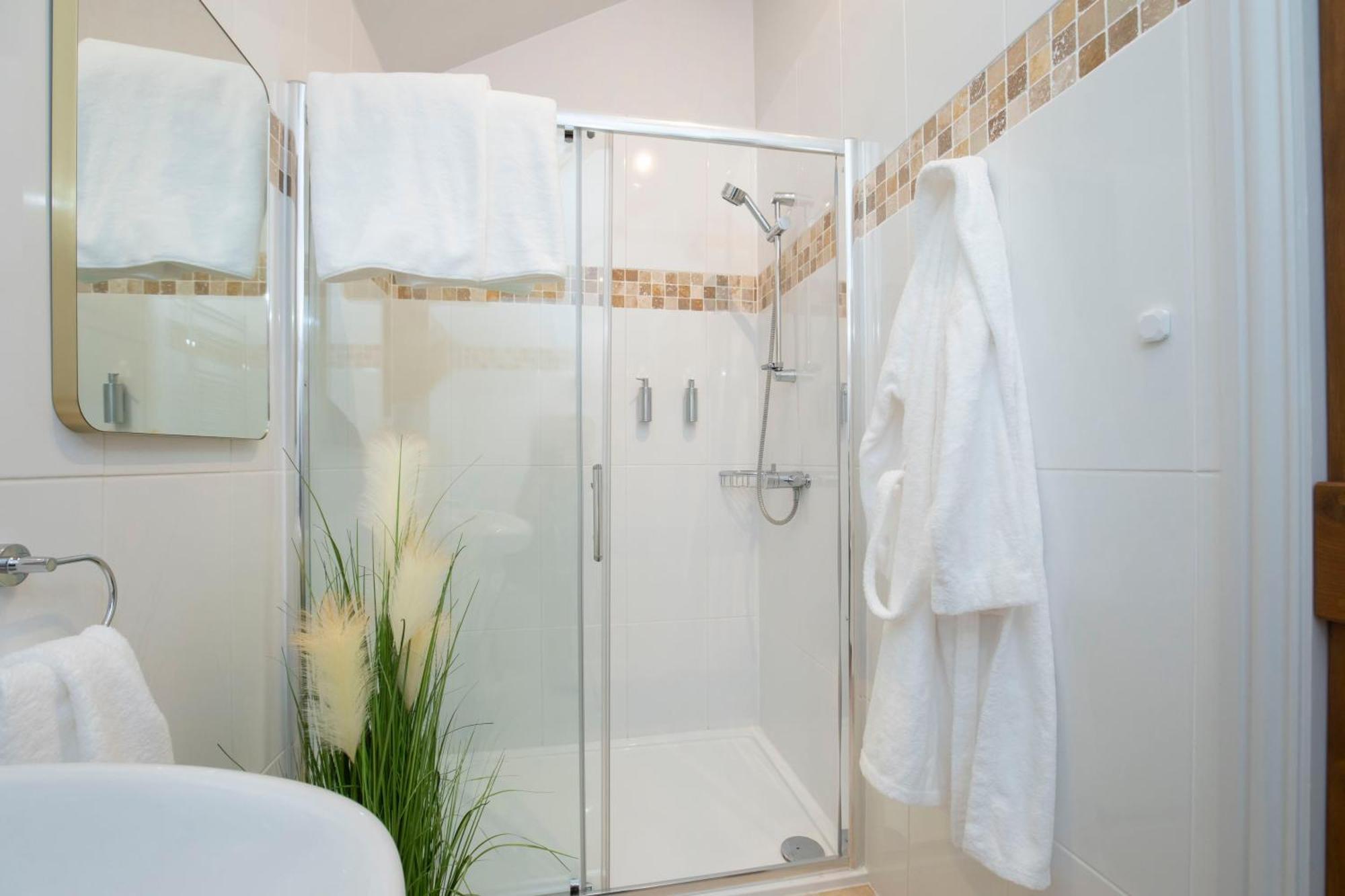 Stable Lodge - Boutique Bed & Breakfast Shurdington Екстериор снимка