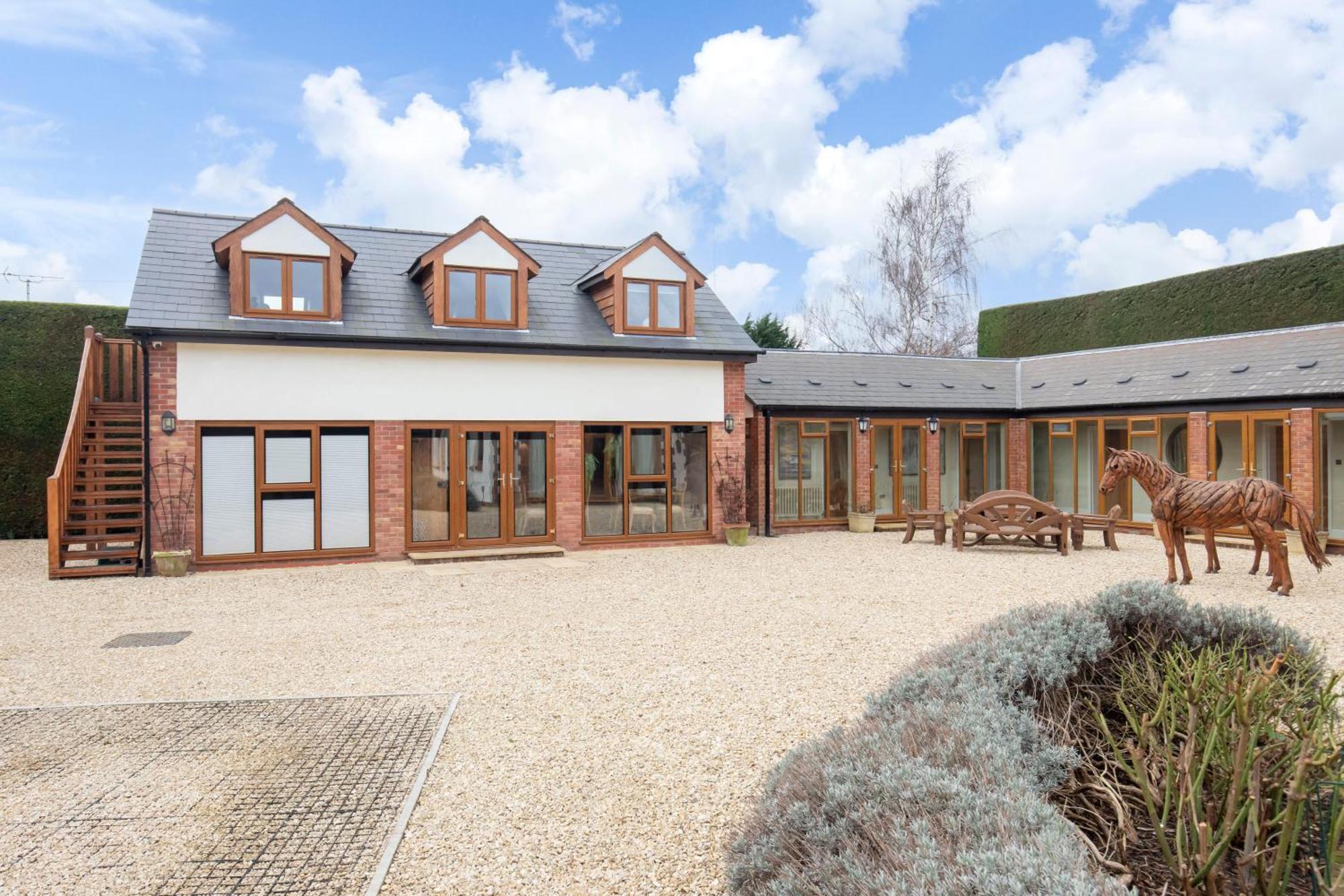 Stable Lodge - Boutique Bed & Breakfast Shurdington Екстериор снимка