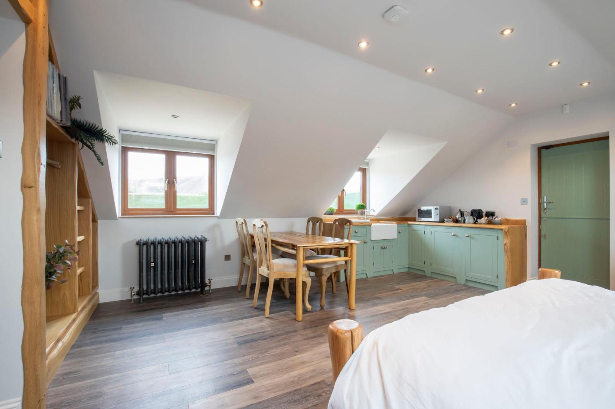Stable Lodge - Boutique Bed & Breakfast Shurdington Екстериор снимка