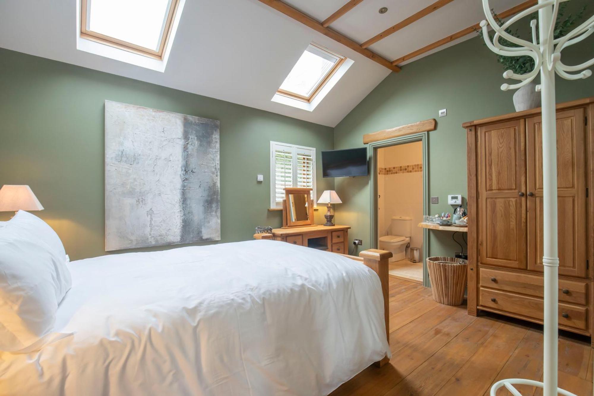 Stable Lodge - Boutique Bed & Breakfast Shurdington Екстериор снимка